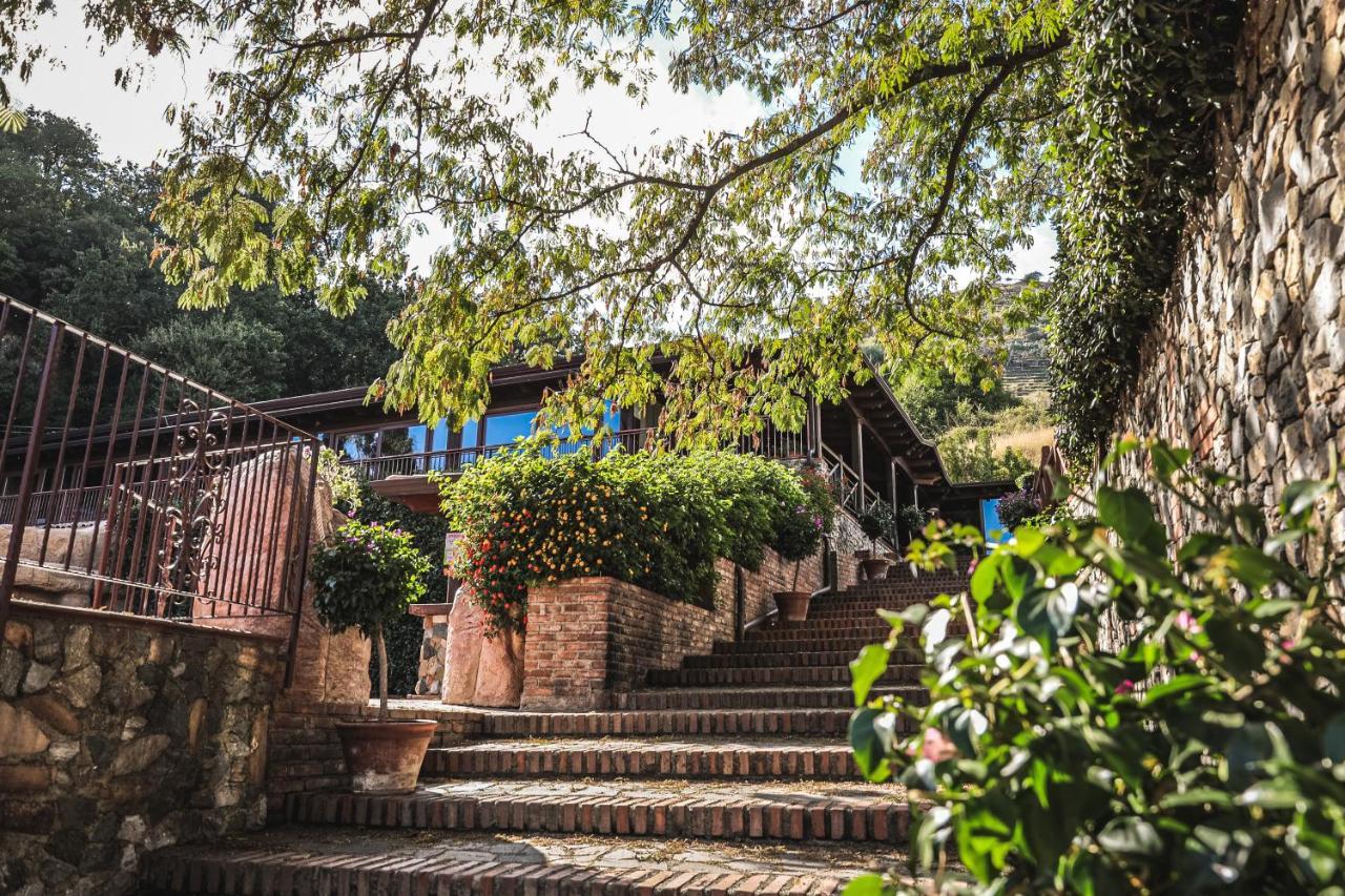 B & B Le Casette Sull'Albero Di Villa Alba Mesyna Zewnętrze zdjęcie