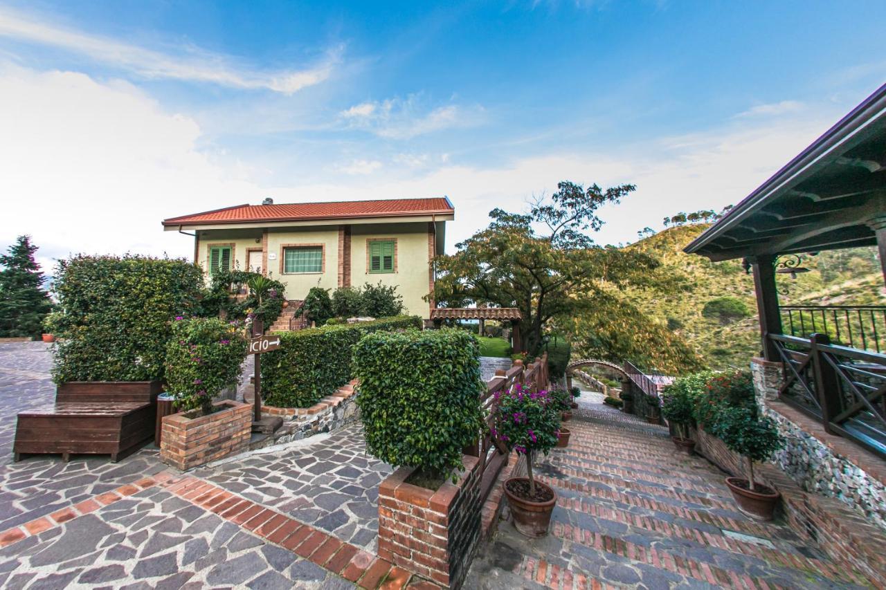 B & B Le Casette Sull'Albero Di Villa Alba Mesyna Zewnętrze zdjęcie
