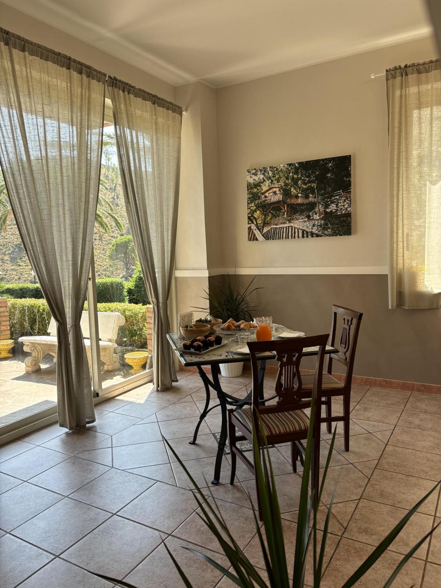 B & B Le Casette Sull'Albero Di Villa Alba Mesyna Zewnętrze zdjęcie
